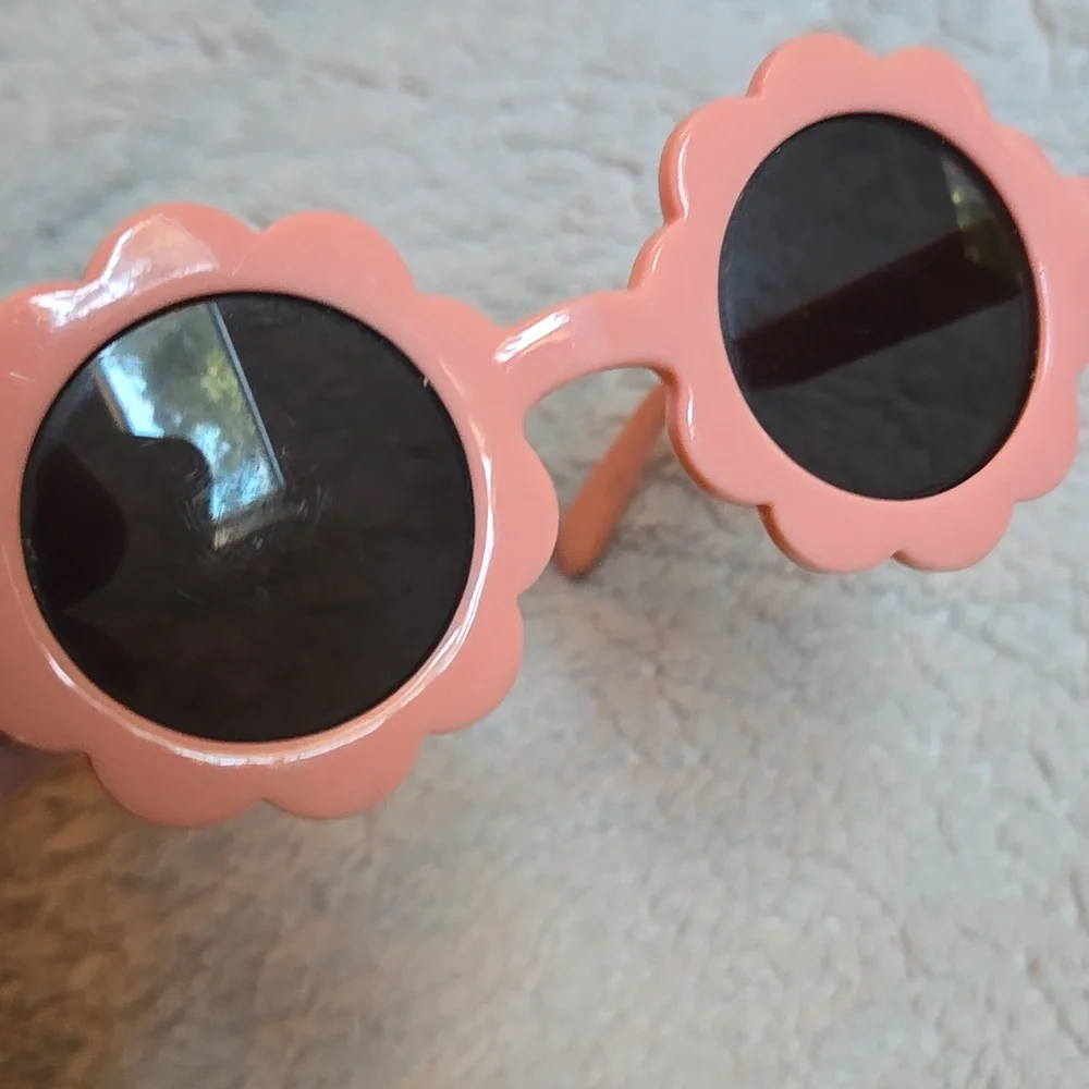 🌸 Pink Flower-Shaped Baby Sunglasses
